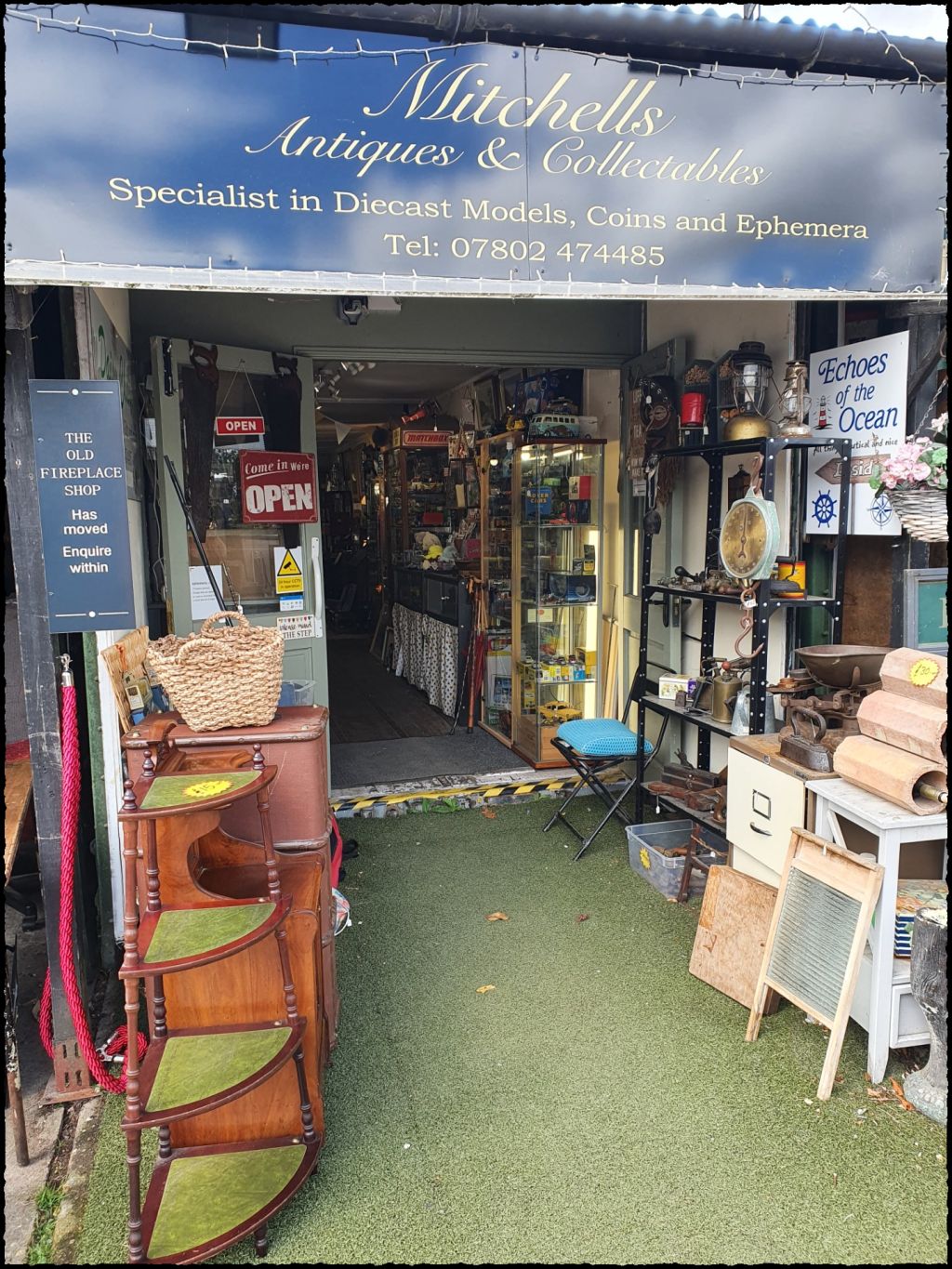 Mitchells Antiques & Collectables